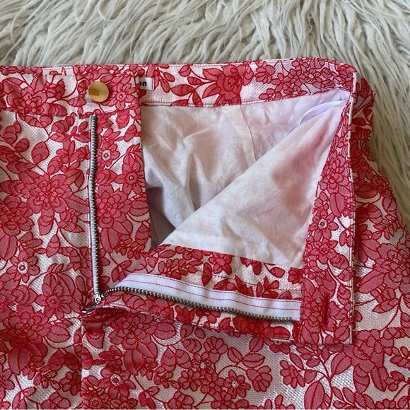 Reformation Floral Lace Jacquard Red White High Waisted Shorts EUC Size 4 - Picture 4 of 6